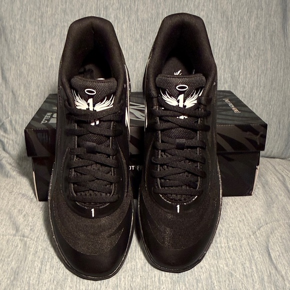 Men’s Puma MB.02 "Oreo" LaMelo Ball basketball sneakers in black and white. 10.5 - Picture 8 of 16